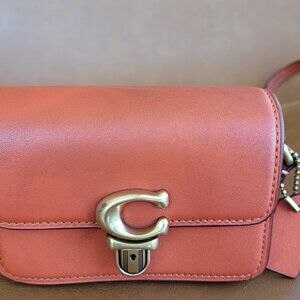 Coach studio 12 (damaged)